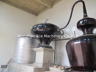 China Double Pots Distiller with 6 Plates Copper Column / Two Pot Style Distillation Equipment for Sale supplier