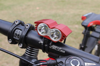 China 4 Flash Modes Rechargeable 2 CREE T6 2000 Lms Aluminum LED Front Bike Light Headlamp supplier