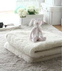 China Hand Tufted White Aera Rug Plush Carpets From China Carpets Factory supplier