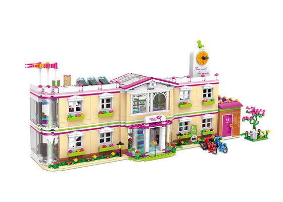 China DIY School Villa Hospital Plastic Building Blocks For Kids Toys 100% Non - Toxic supplier