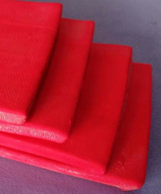 China Fluorescence Red Color Rubber Masterbatch For  Suitcase Material , Sport Facility supplier