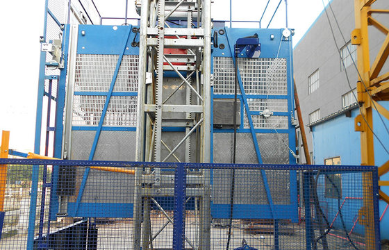 China Building Personal / Material Hoist With Single Cage 150m Lifting Height supplier