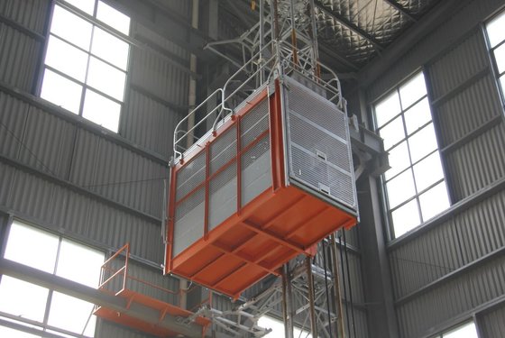 China 3.2×1.5×2.2 Cage Construction Lifts FC Control Automatical Landing ABB Moter supplier