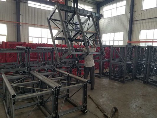 China Schneider Inverter FC Control Building Site Material Hoist About 3.2×1.4×2.2m 2000kg supplier