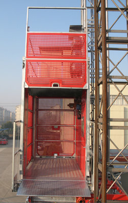 China 3200kg High Capacity Single Cage Hoists with Mast Hot-dip Galvanized supplier