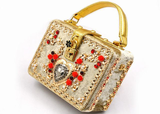 China Golden Metalic Evening Clutch Bags Small Sized With Retro Carved Diamond supplier