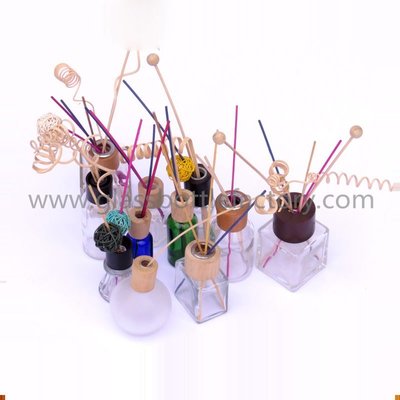 China Clear Glass Reed Diffuser Bottles With Stoppers or Cork supplier