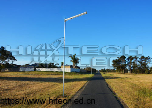 China Hitechled HT-SS-A130 30w  Economy Solar Powered street light, lampadaire solaire tout en un, Lámpara LED solar de calle supplier