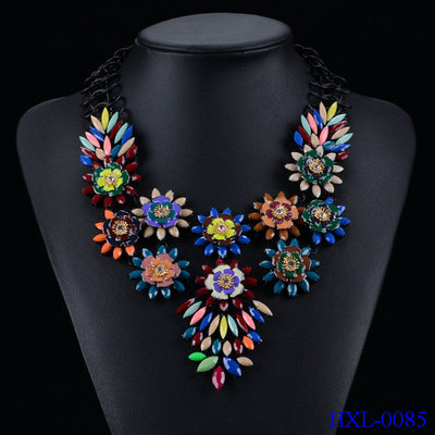 China Hot Women Jewelry Pendant Crystal Choker Chunky Bib Statement Necklace Flower supplier