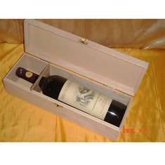China wooden single bottle wine box, hinge &amp; clasp, natural wood color supplier