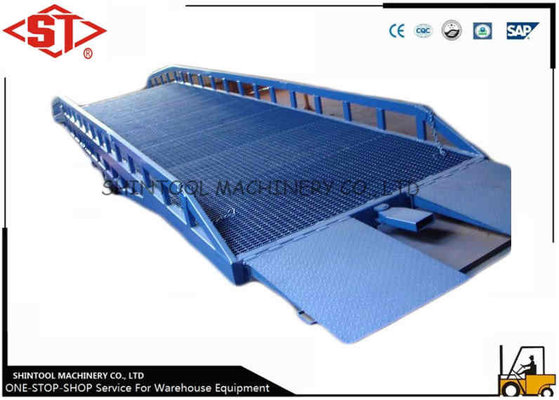 China Suppy Big Loading Capacity Loading Dock Ramps with Handle Pumpon sales