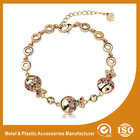 China Color Change Zircon Metal Chain Bracelet Heart Shaped Zinc Alloy distributor