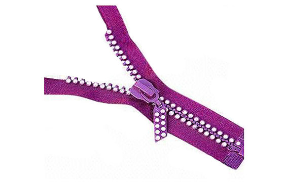 China Purple Rhinestone Diamond Zippers Crystal Slider And Teeth For Jacket supplier