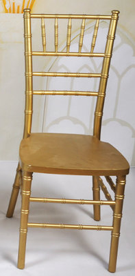 China Golden solid wood chiavari chair supplier