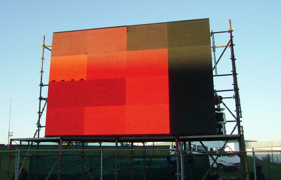 China Wall Mount Huge Outside Full Color 10mm LED Display Billboard With SMD 3 in 1 supplier