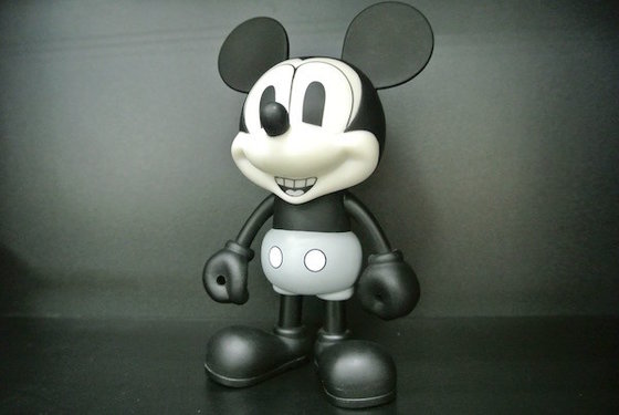 China Black Color Mickey Mouse Figures , Collectible Vinyl Figures For Kids supplier