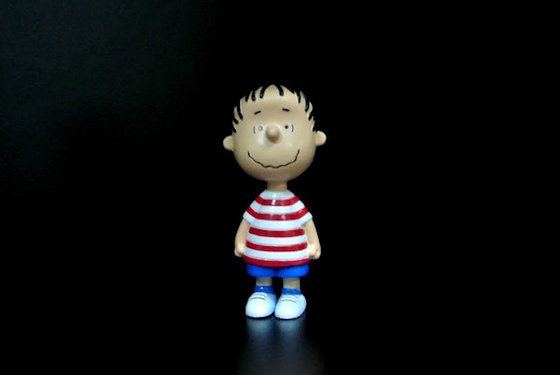 China 95 Degree PVC Plastic Toy Figures Linus Of Snoopy Friend For Promotion Gift supplier