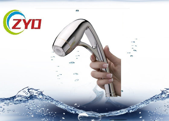 China Oxygen Pressurized Chrome Shower Head , Silver Hand Nozzle Unique Shower Heads supplier