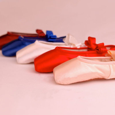 China Colorful customized satin dance ballet pointe shoes with child and adult size supplier