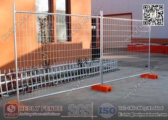 China 2.1X2.4m Australia Temporary Fencing Panel Sales with blow moulded plastic blocks supplier