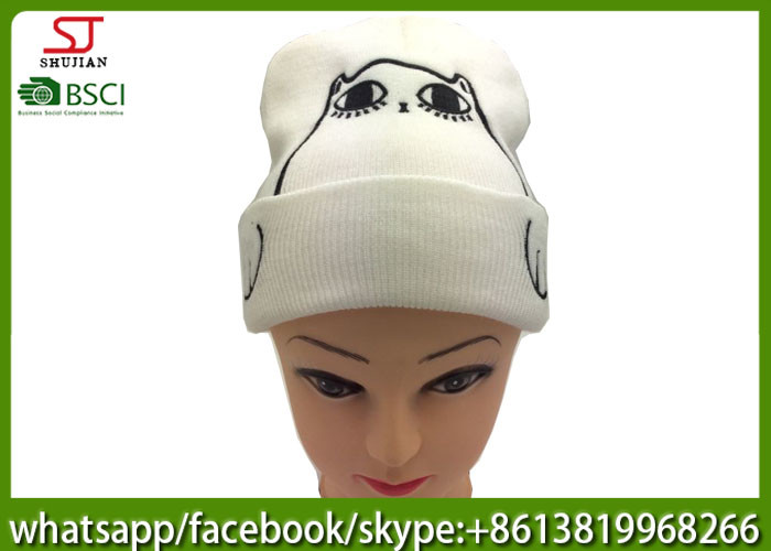 Chinese manufactuer cat hawk embroidered winter knitting patterns for hat  cap 50g 20*22cm 100%Acrylic keep warm