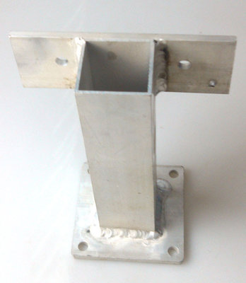 China Welded post with bottom plate custom make tubes supplier