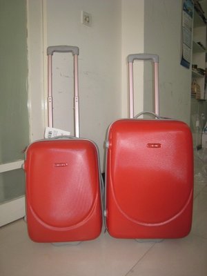 China Red Lightweight 2 Wheel Trolley Luggage 3 Piece Set With Plastic Handles supplier