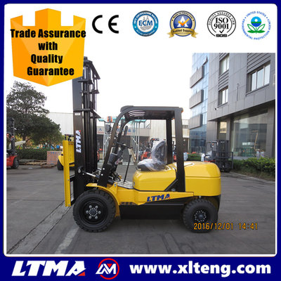 Handle equipment with strong power 3 ton diesel forklift truck with Japanese engine