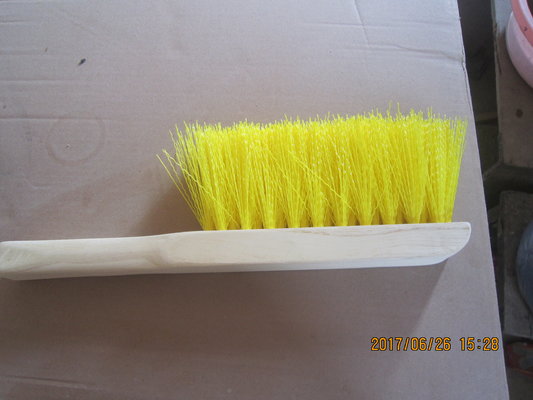 China Bending Wire  100%  PP  Fiber House Cleaning Brush Plastic Handle supplier