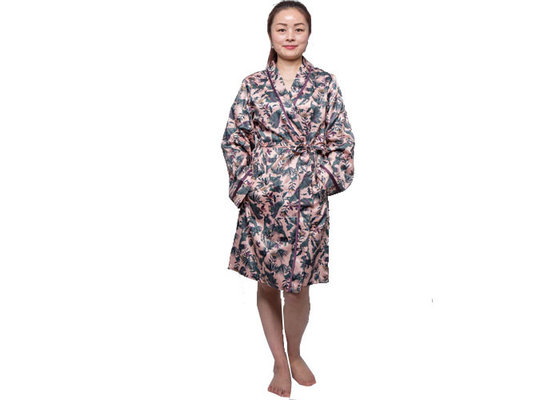 China Winter Women'S Long Sleeve Satin Pajamas , Breathable Ladies Night Sleeping Dress supplier