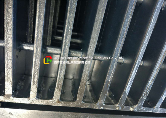 China Highways Galvanized Heavy Duty Steel Grating With Automated Welding Process supplier