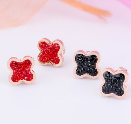 China 4 Leave Clover Stud Earrings for Girs Stainless Steel Inlaid Red Crystal Earrings  Fashion Jewelry supplier