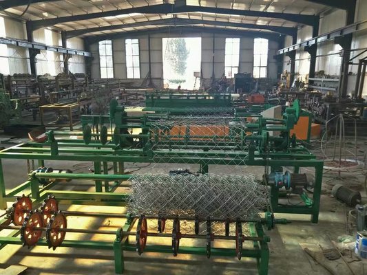 3m width Fully Automatic Diamond Wire Mesh Chain Link Fence Netting Making Machine