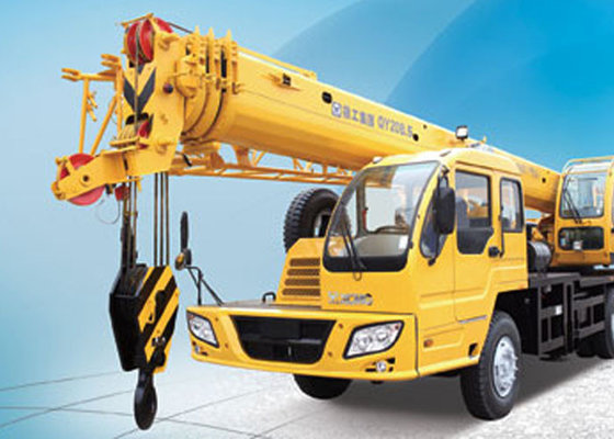 China Hydraulic Mobile Crane Construction Lifting Machinery Left Hand Drive CE certificate supplier