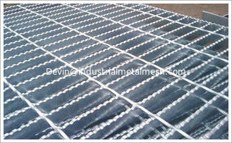 China 30X5mm serrated galvanized steel grating supplier