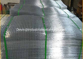 China Concrete Reinforcing Steel Galvanized Welded Wire Mesh For Fence supplier