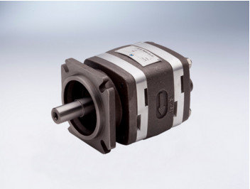 China Standard Hydraulic Oil Pump With 0.8 Bar - 3 Bar Oil Pressure Normal Temperature supplier