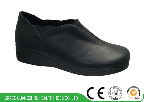 China Diabetic Foot Friendly Therapeutic Footwear Extra Depth Shoe Medical/Mobility 9616823 supplier